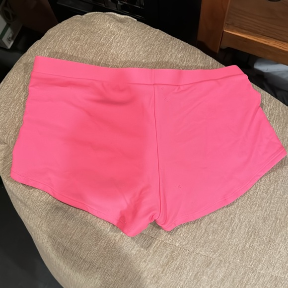 Bikini - Picture 5 of 8